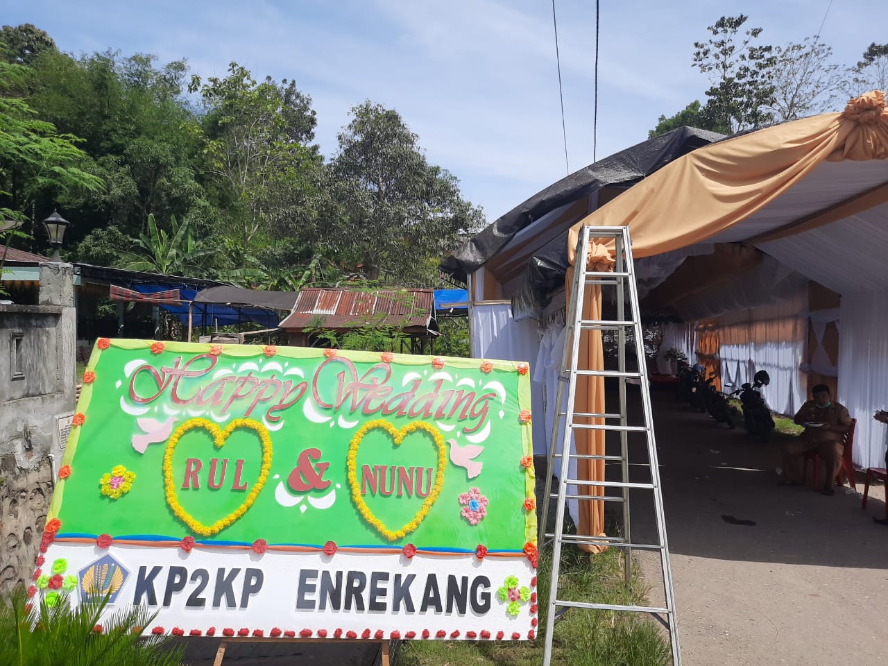 Toko papan bunga Enrekang