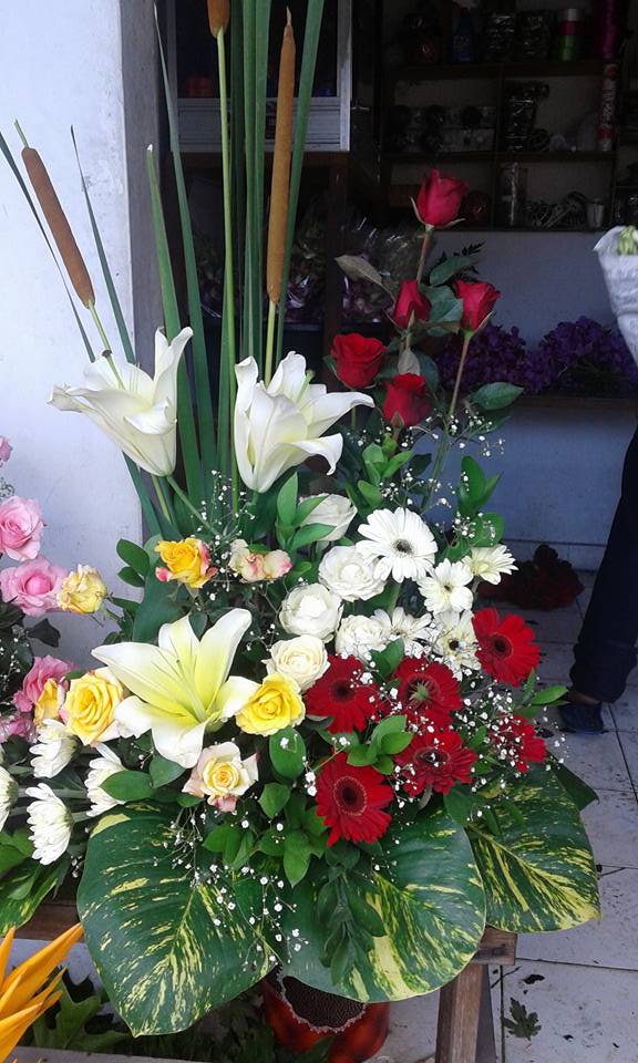 Hand Bouquet Valentine  Kubu Raya 