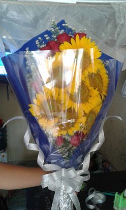 Hand Bouquet Valentine Tanah Kalikedinding 
