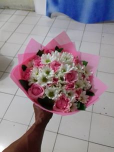 Hand Bouquet Valentine Morowali 