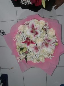 Hand Bouquet Terjangkau di Biak