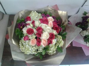 Hand Bouquet Terjangkau di Maba