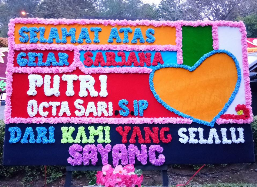  Karangan Bunga Wisuda  Warugunung 