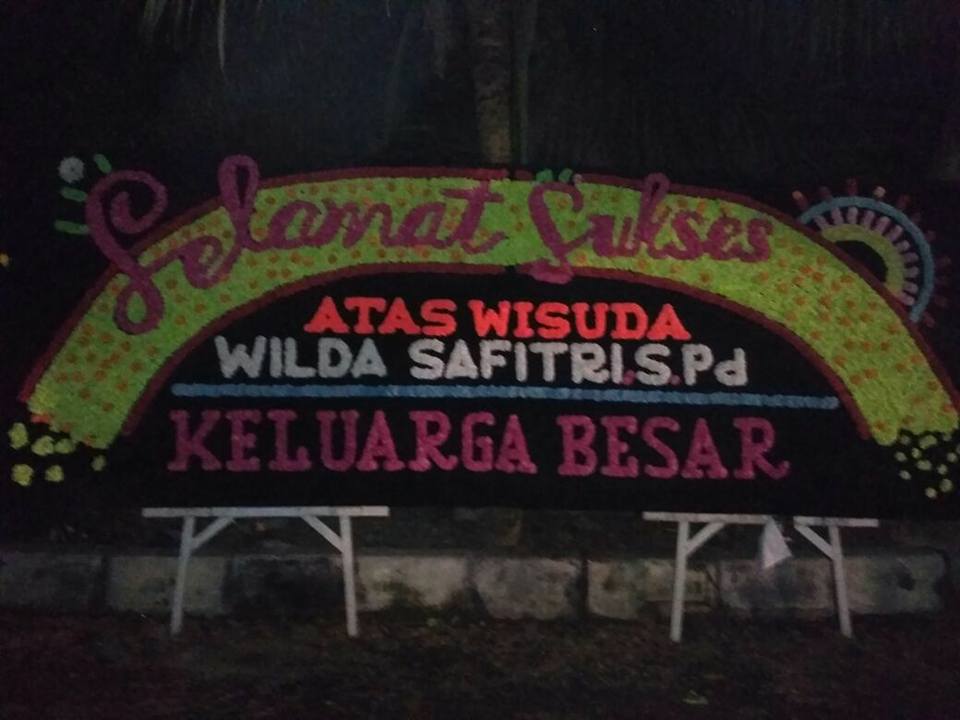 Order Karangan Bunga Wisuda  Sorong Selatan 