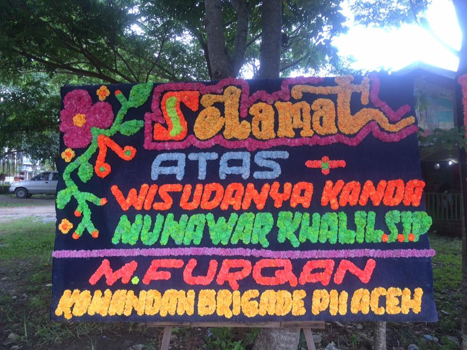  Karangan Bunga Wisuda   Maluku Tengah 